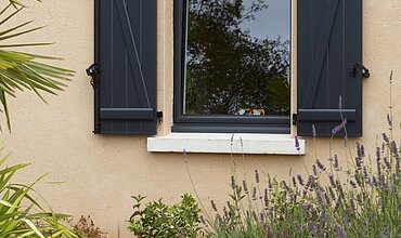 Volets battants classiques Volets battants classique avec écharpe