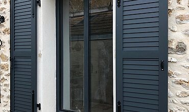 Volets battants personnalisables ALU CADRE VOLETS BATTANTS NATALIA