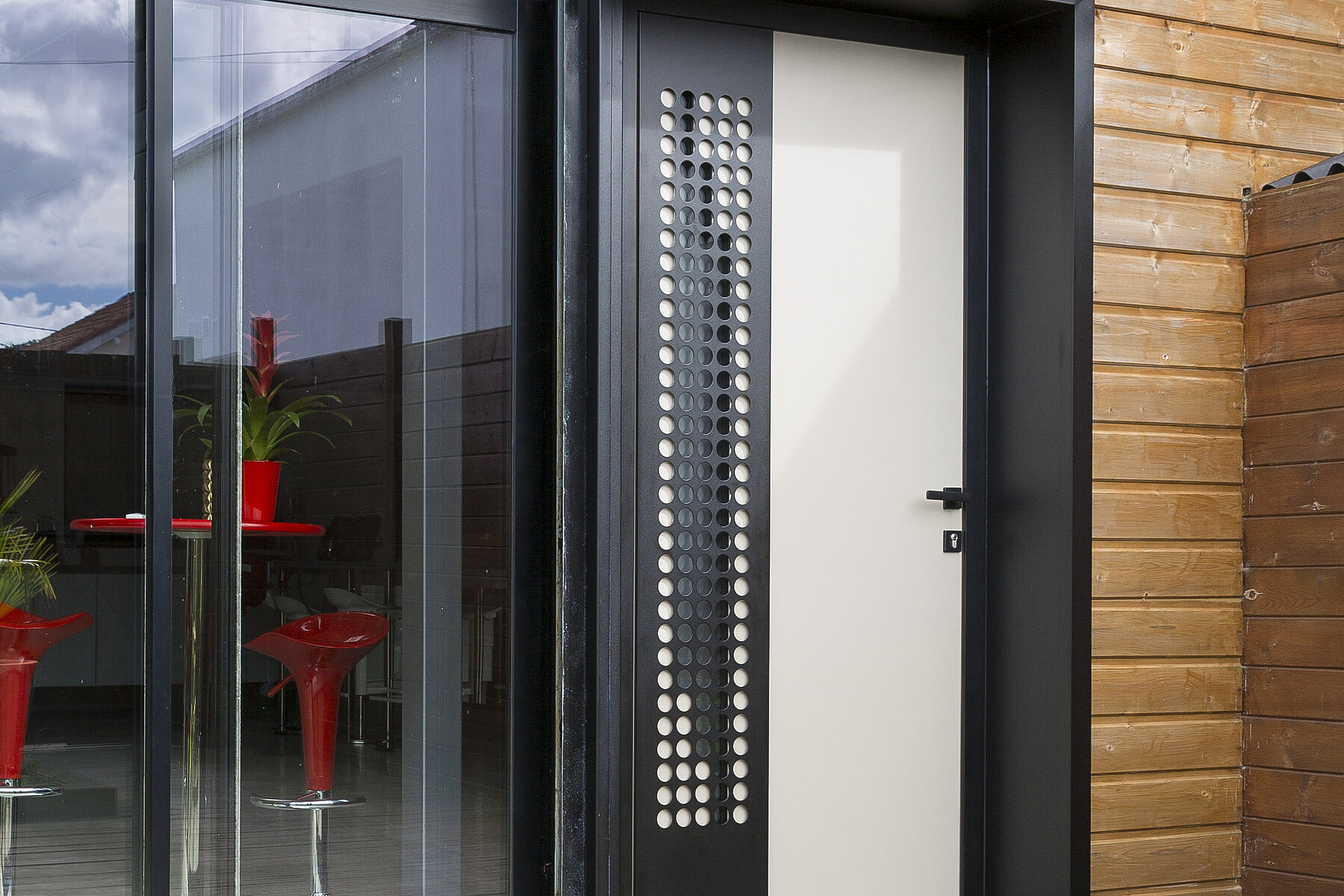 Vignette Porte d'entrée Aluminium Cadre Noir ligne Luma B