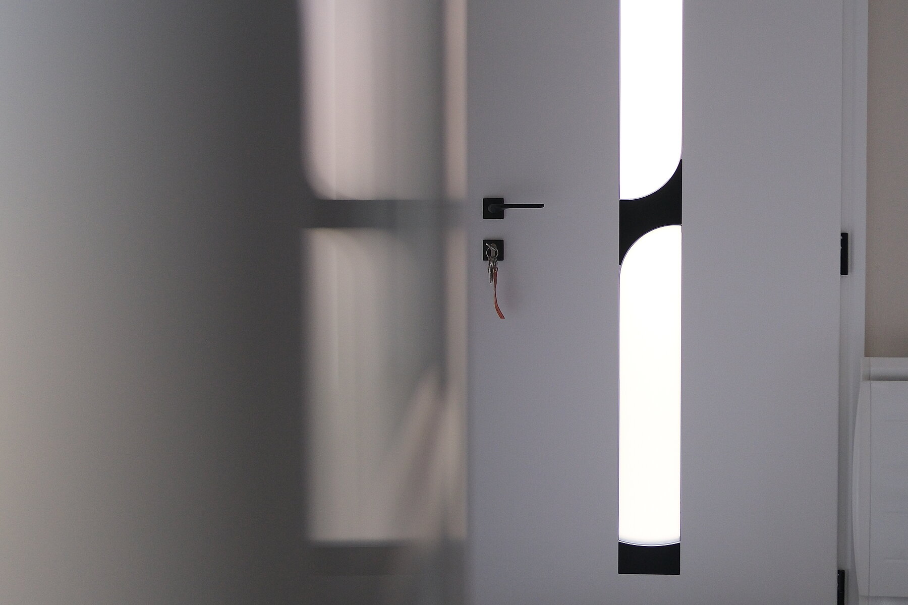 Vignette Porte d'entrée Aluminium Cadre Noir ligne Art Déco et Eclipse