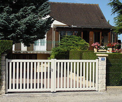 portail classique alu ajouré