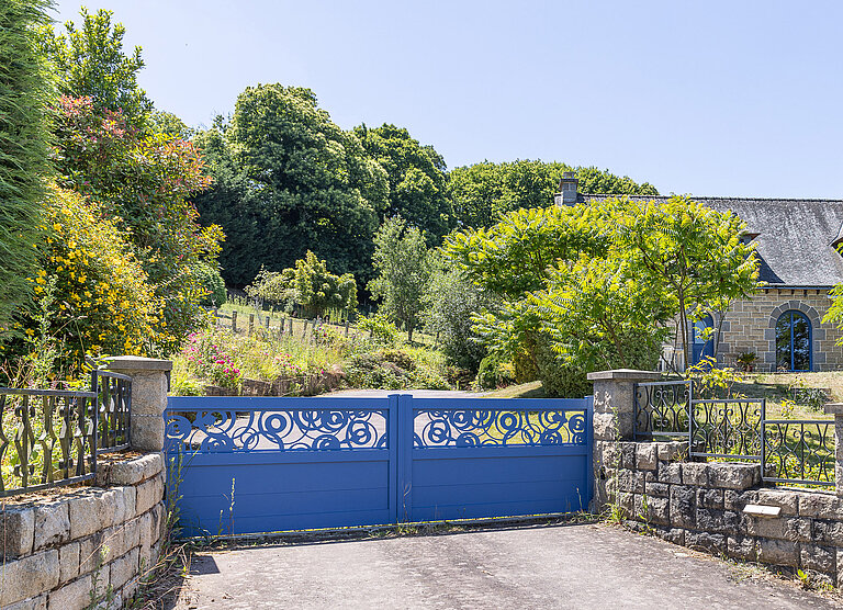 portail aluminium bleu