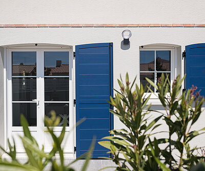 volets ouverts bleu