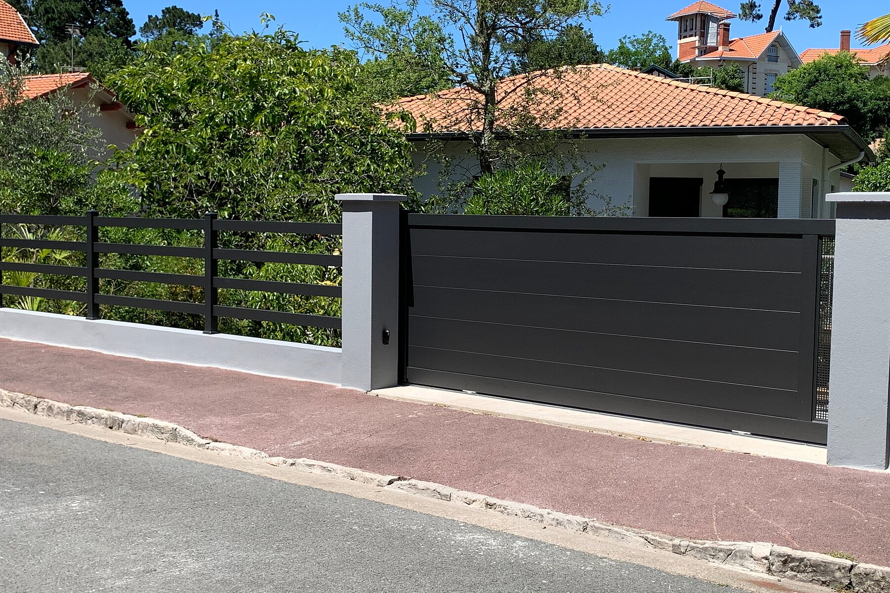 Vignette Portail Aluminium Contemporain