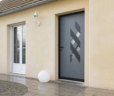 porte d'entrée maison pavillonnaire