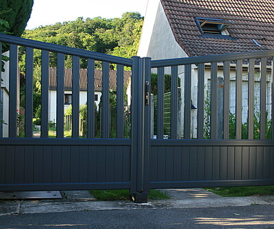 PORTAIL SEMI AJOURE